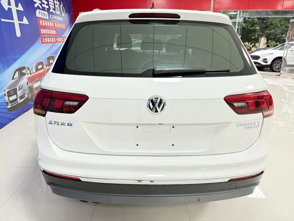 Volkswagen Tiguan L — фото 7