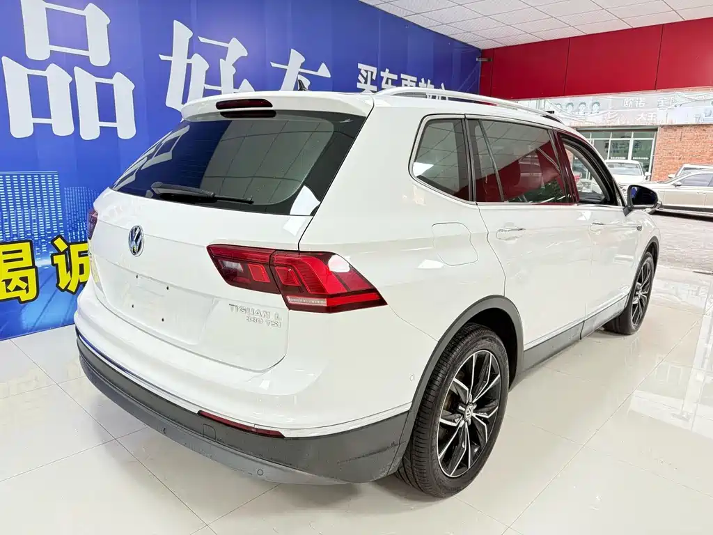 Volkswagen Tiguan L — фото 8
