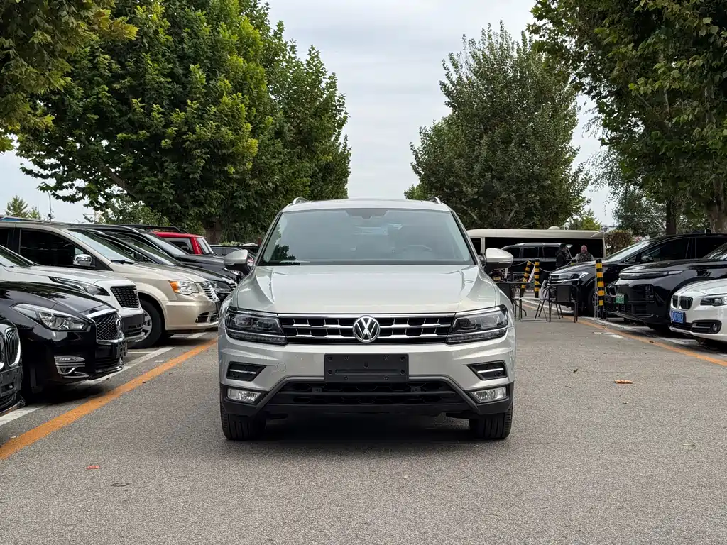 Volkswagen Tiguan L — фото 2