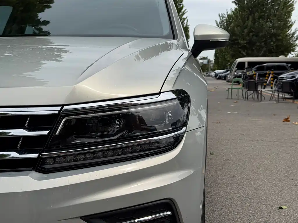 Volkswagen Tiguan L — фото 14