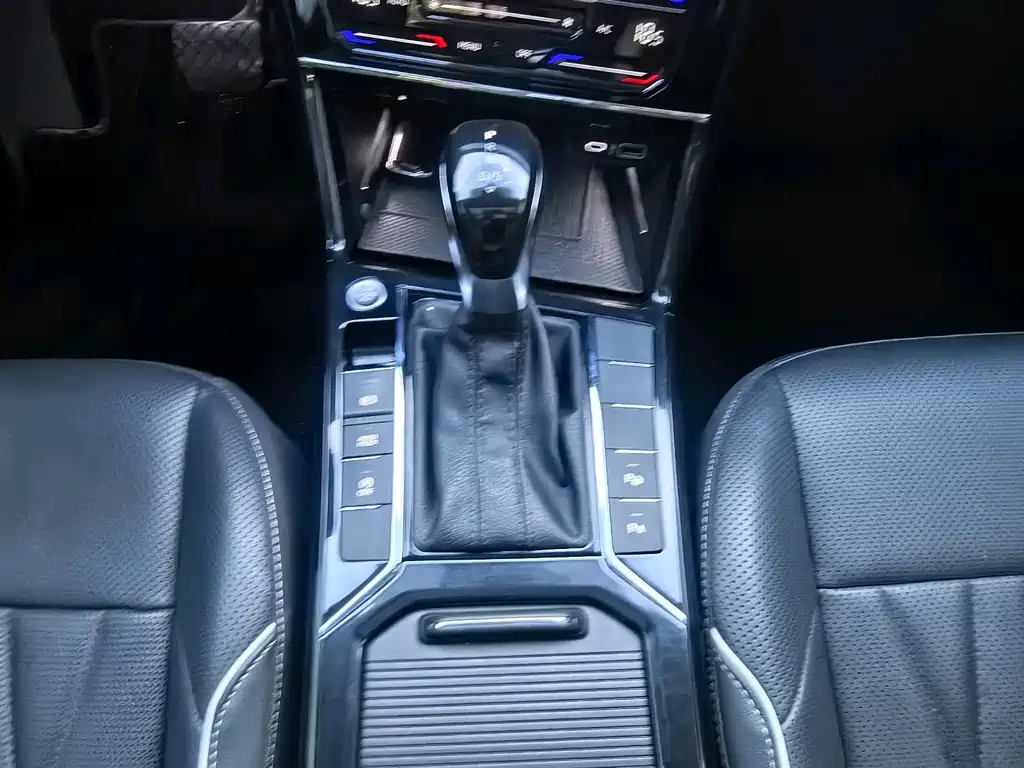 Volkswagen Passat — фото 10