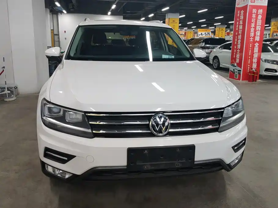 Volkswagen Tiguan L — фото 2