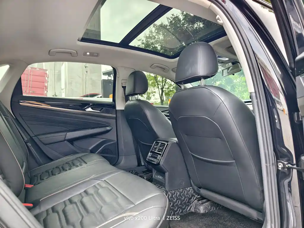 Volkswagen Passat — фото 10