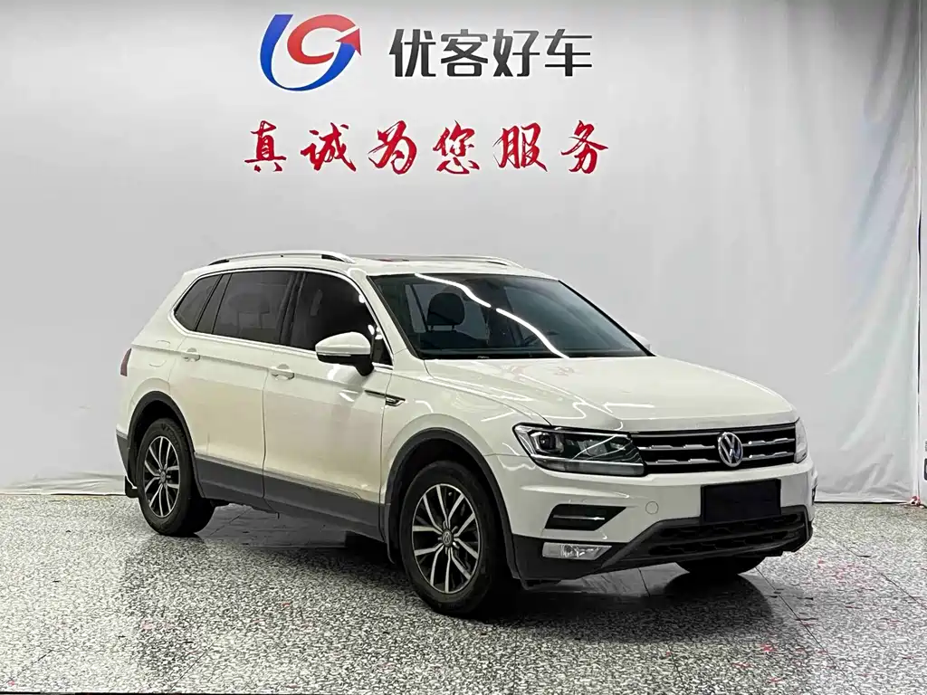 Volkswagen Tiguan L — фото 3