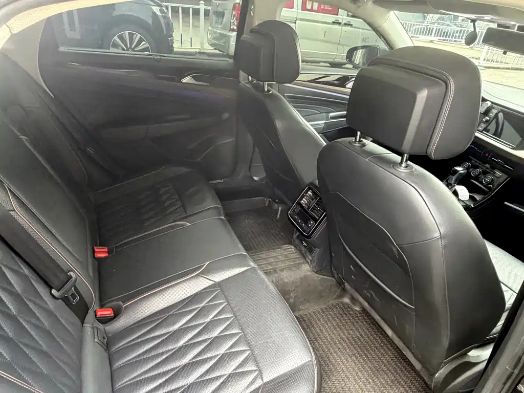 Volkswagen Passat — фото 6