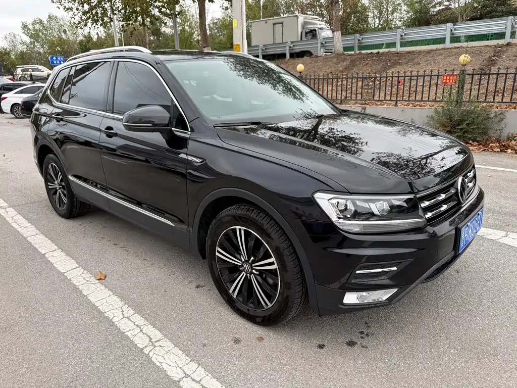 Volkswagen Tiguan L — фото 3