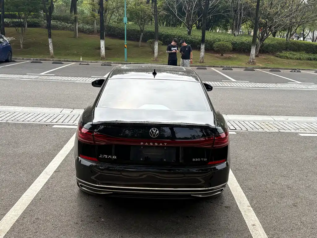 Volkswagen Passat — фото 11