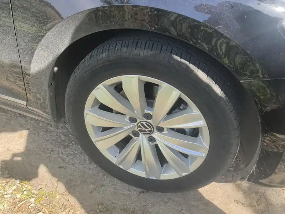 Volkswagen Passat — фото 6
