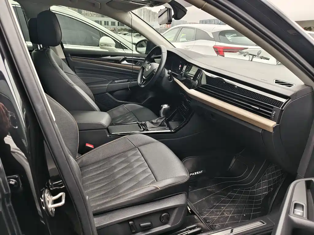 Volkswagen Passat — фото 9