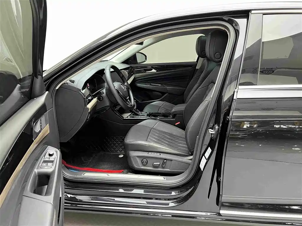 Volkswagen Passat — фото 6