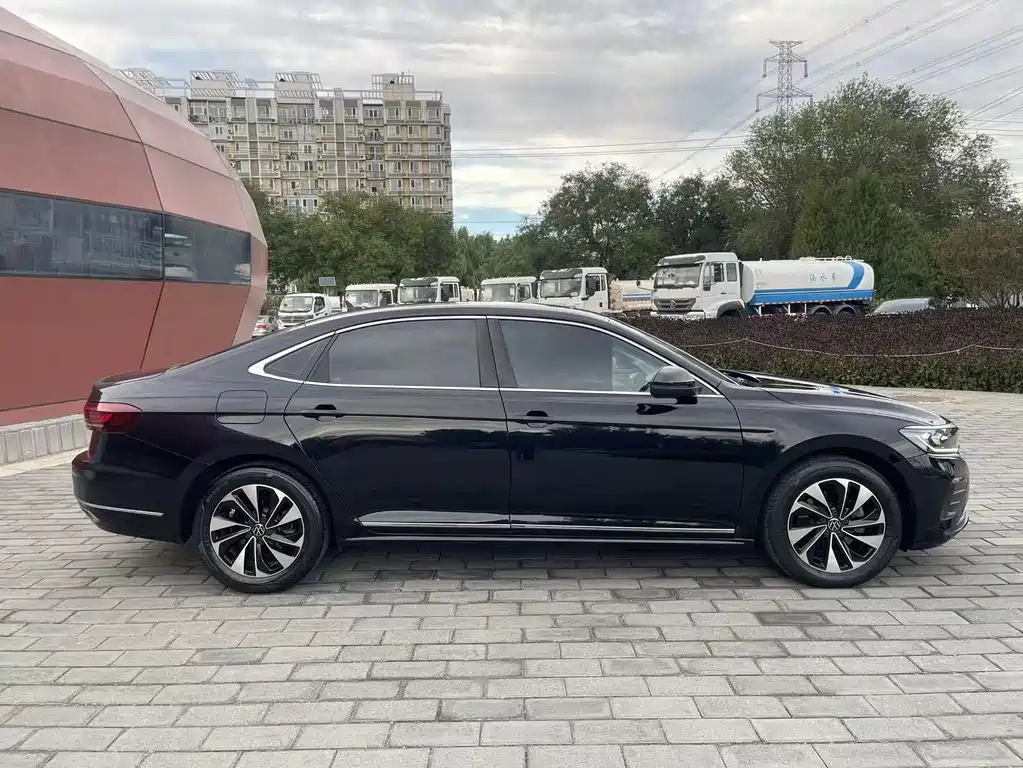 Volkswagen Passat — фото 4