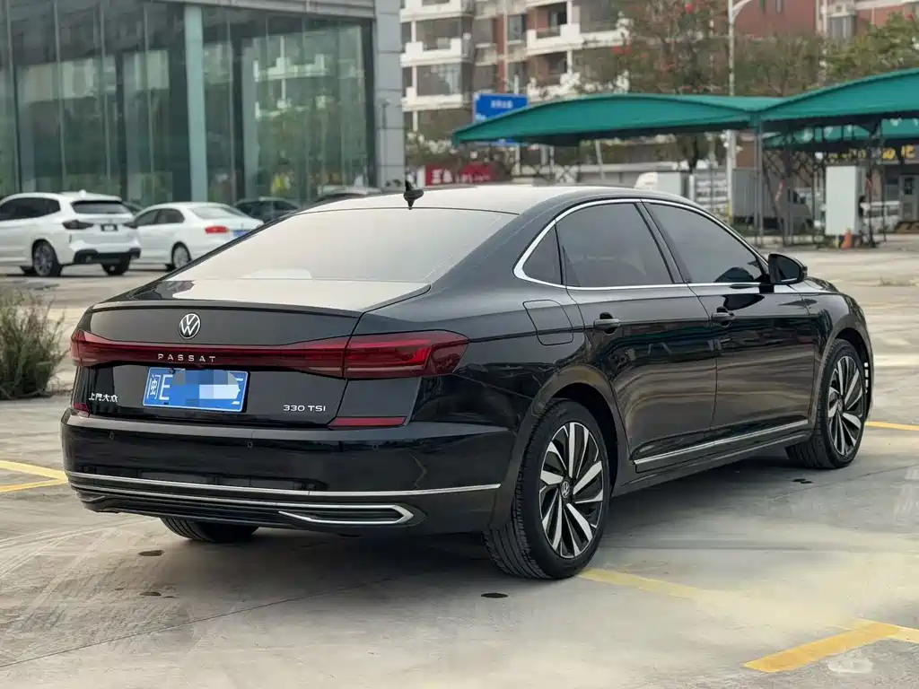 Volkswagen Passat — фото 7