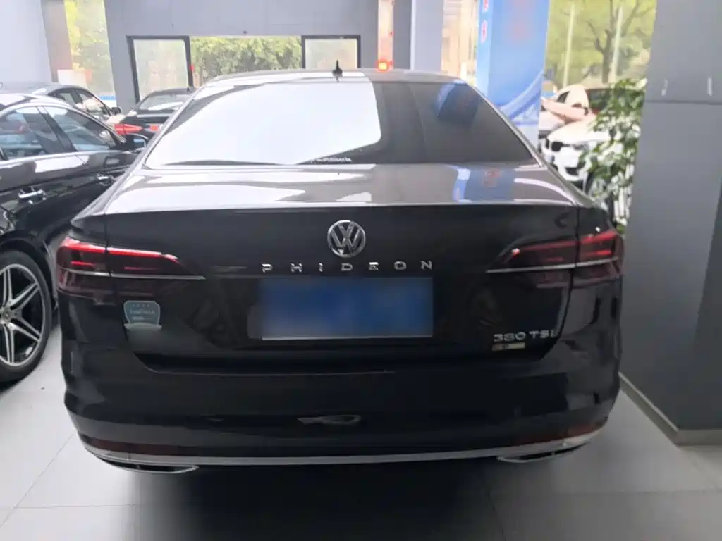 Volkswagen Phideon — фото 6
