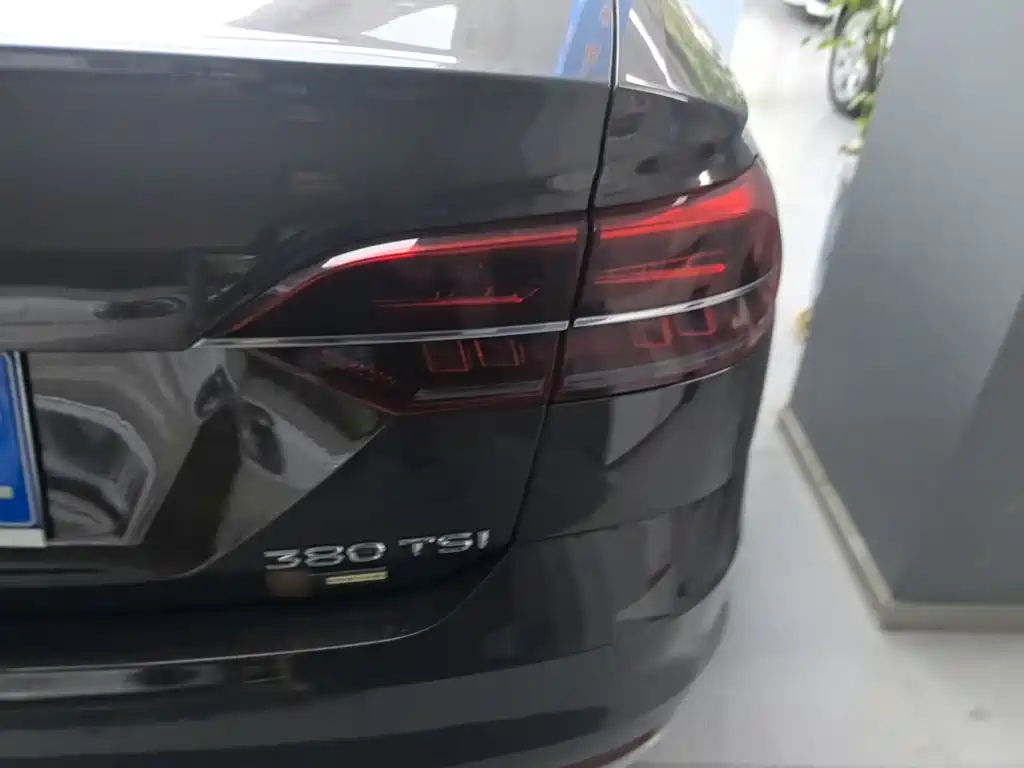 Volkswagen Phideon — фото 8