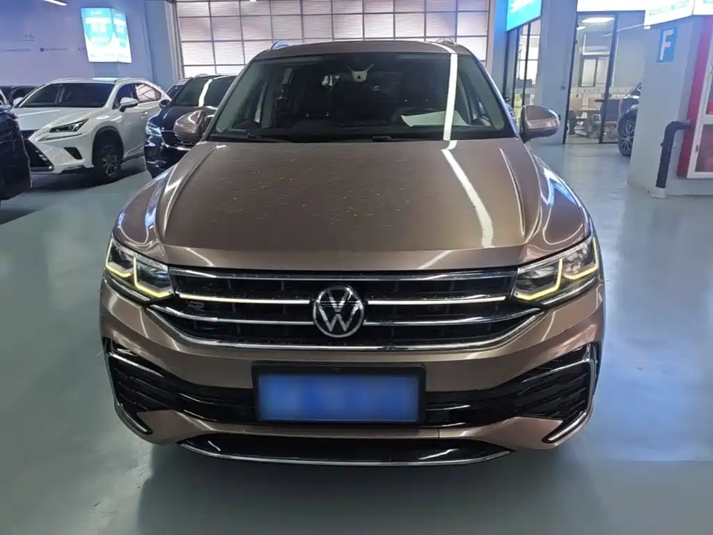 Volkswagen Tiguan L — фото 2