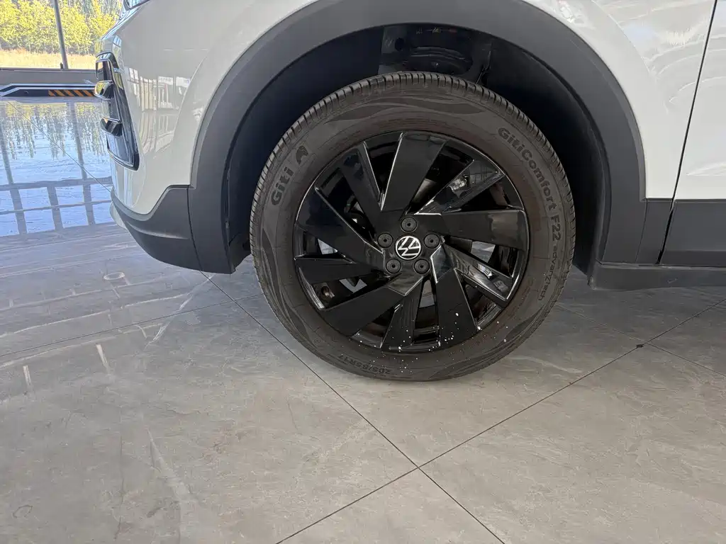 Volkswagen Tharu — фото 9