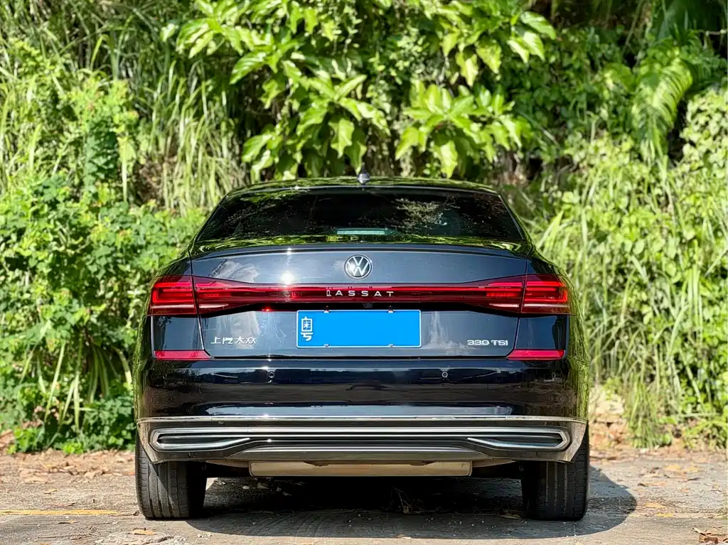 Volkswagen Passat — фото 5