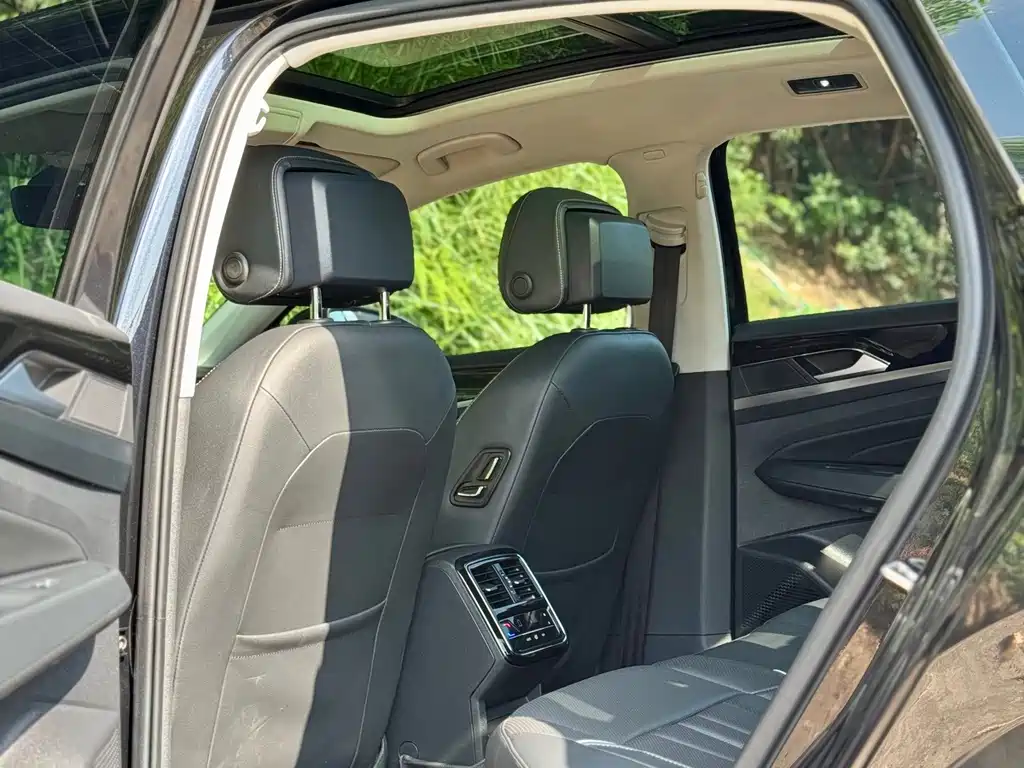 Volkswagen Passat — фото 8