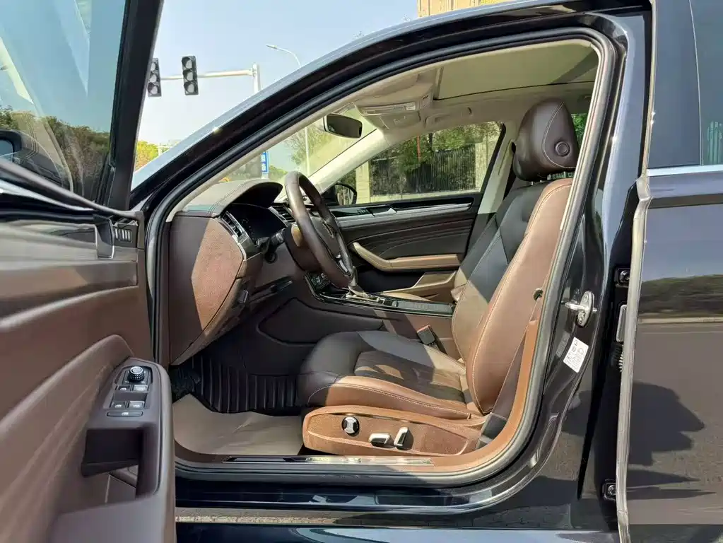Volkswagen Phideon — фото 4