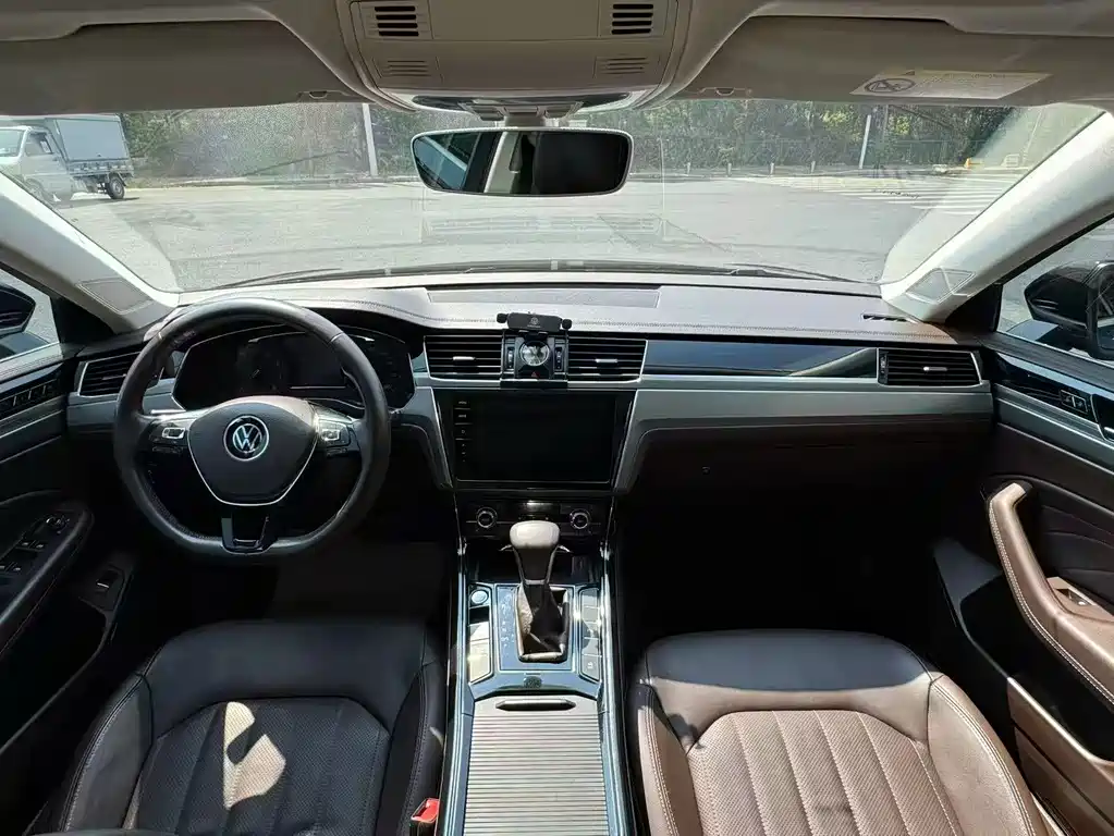 Volkswagen Phideon — фото 5
