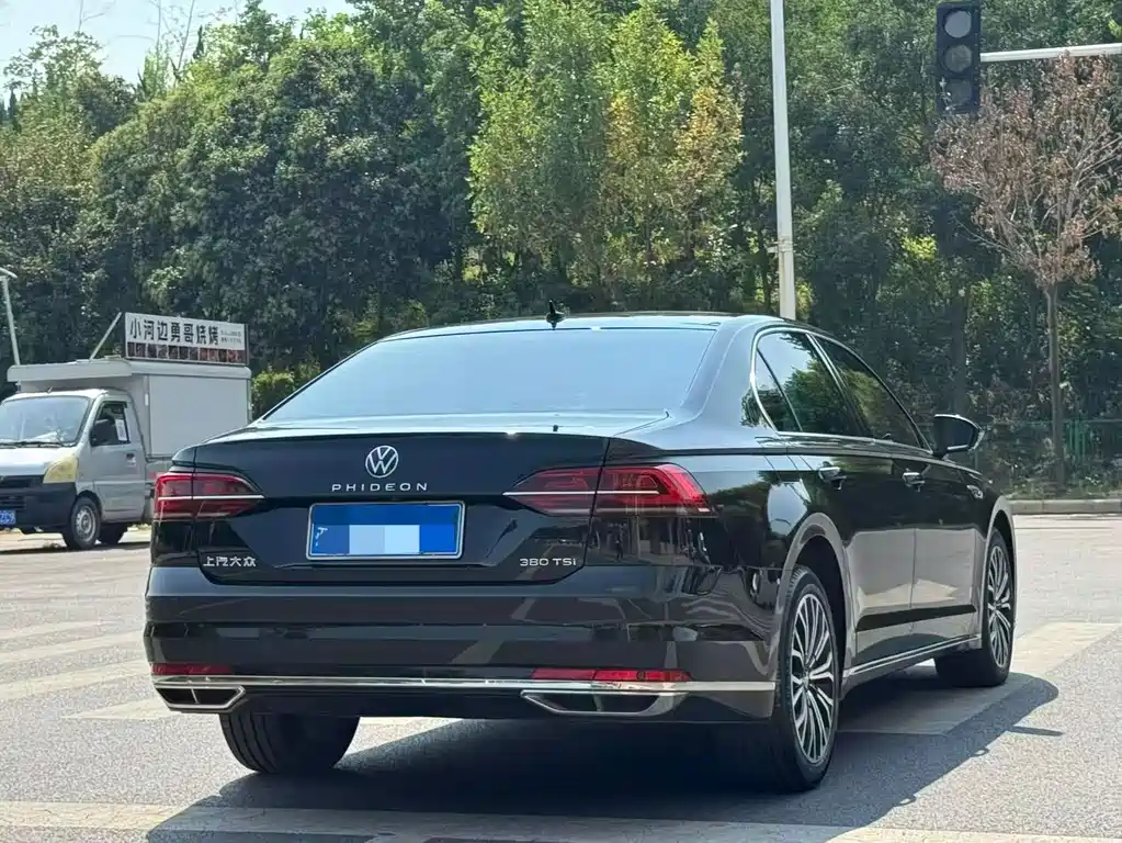 Volkswagen Phideon — фото 7