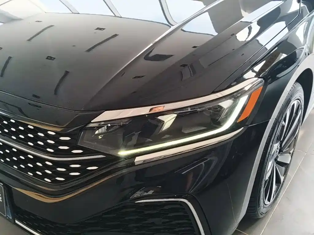 Volkswagen Passat — фото 24