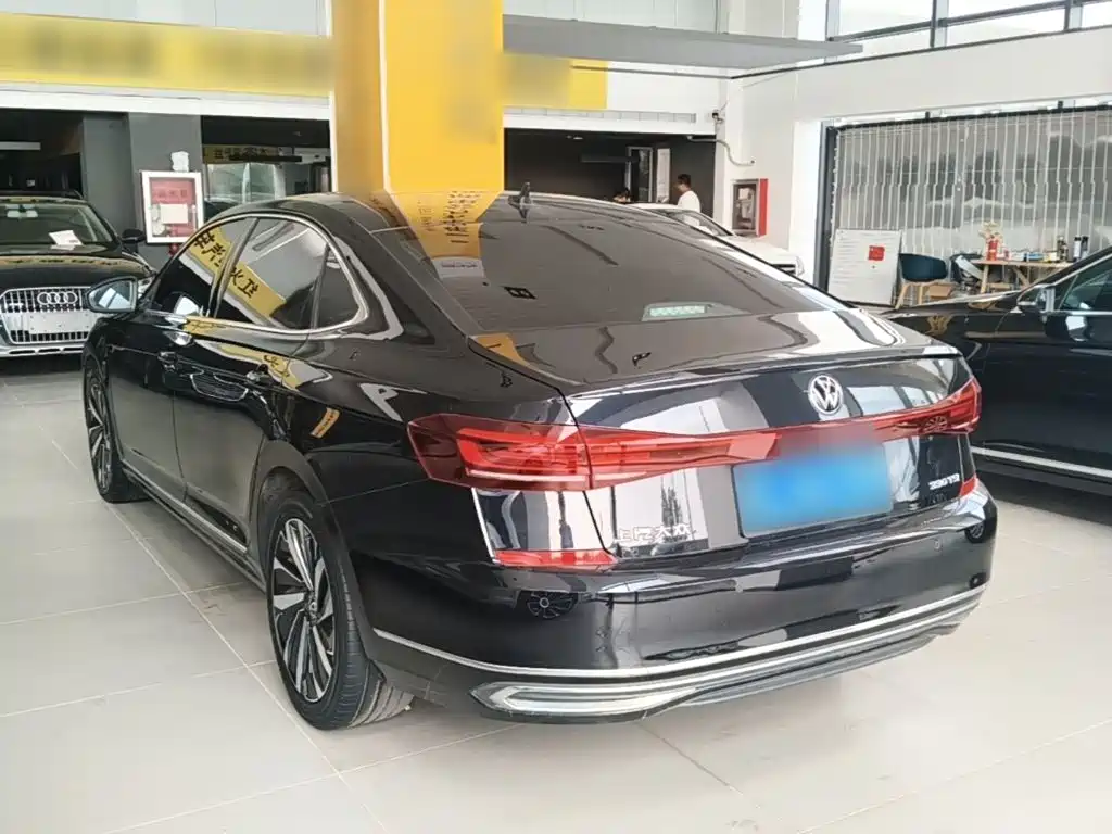 Volkswagen Passat — фото 5
