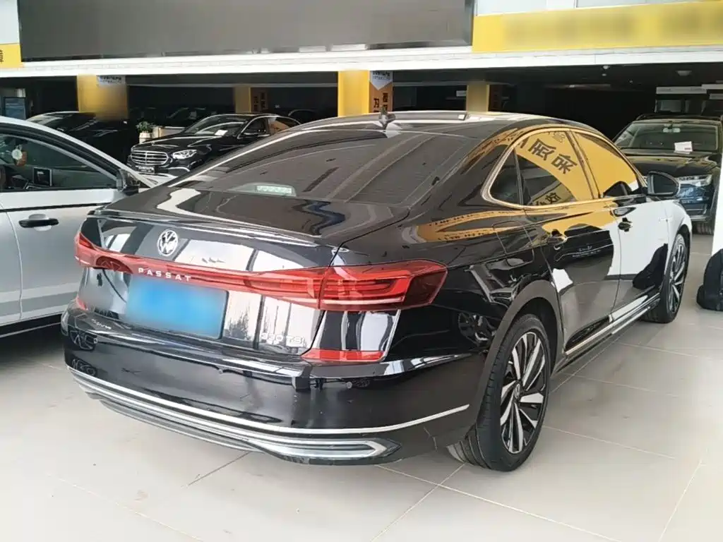 Volkswagen Passat — фото 7