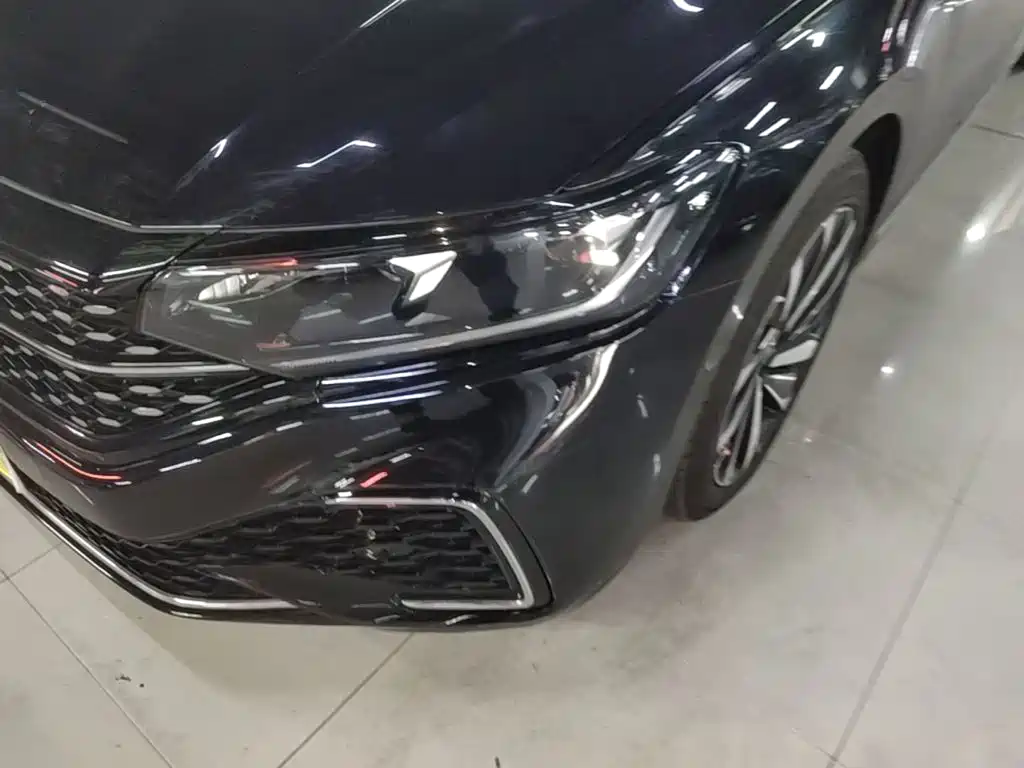 Volkswagen Passat — фото 24