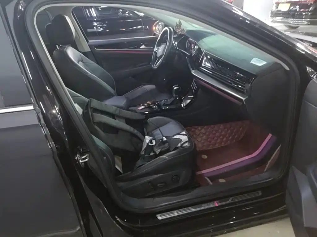 Volkswagen Passat — фото 25