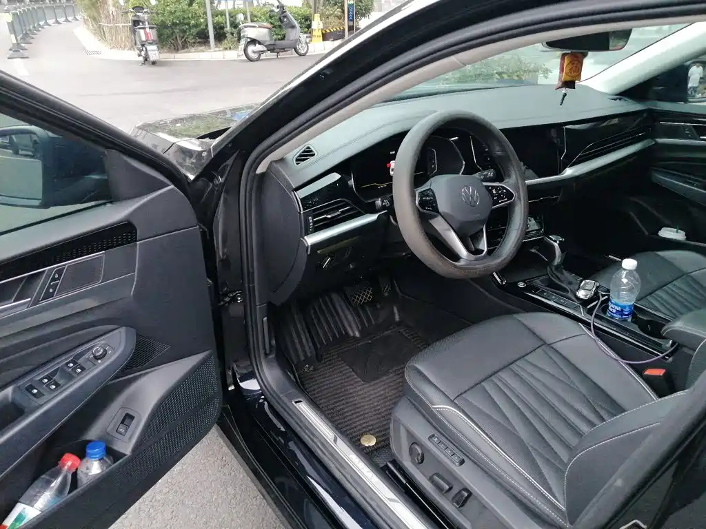 Volkswagen Passat — фото 17