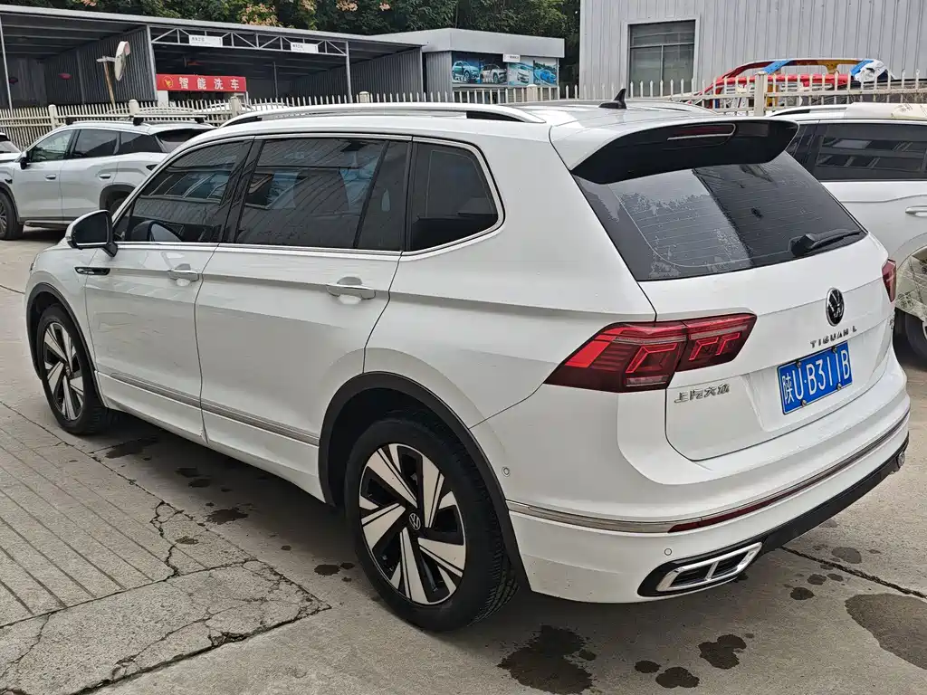 Volkswagen Tiguan L — фото 4