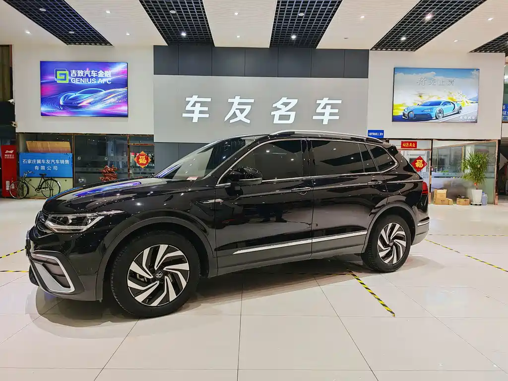 Volkswagen Tiguan L — фото 2