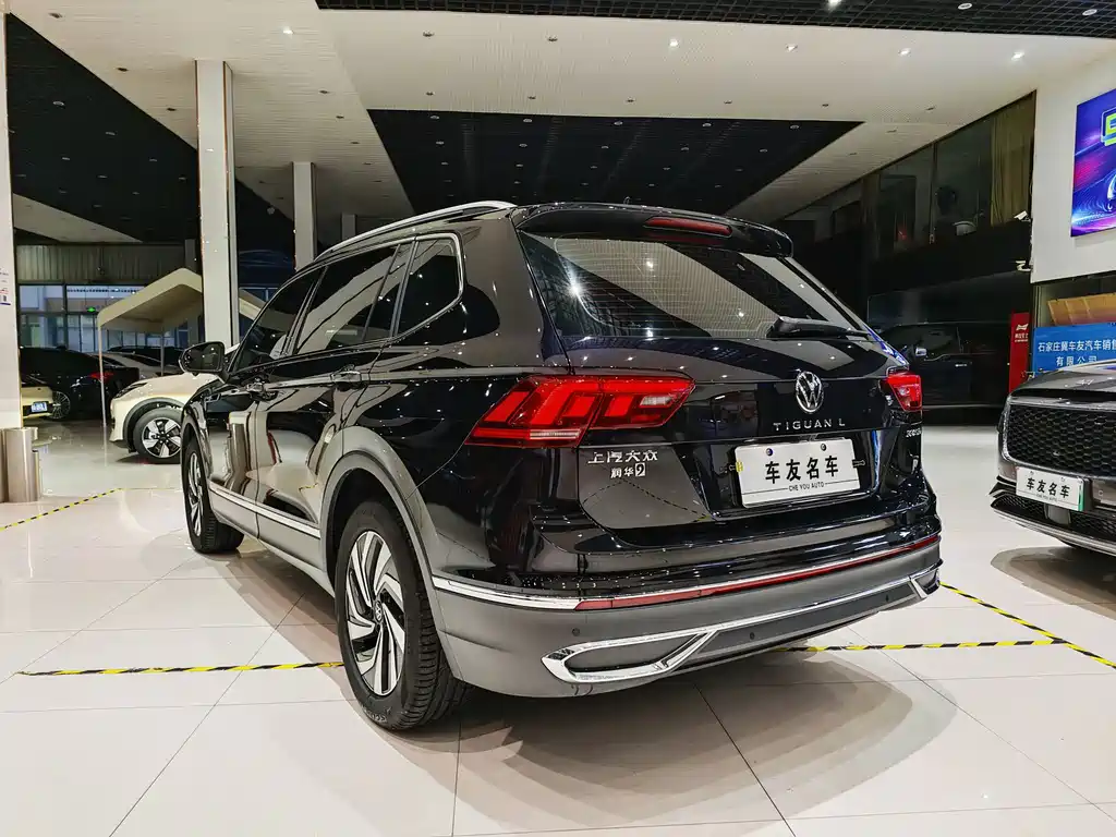 Volkswagen Tiguan L — фото 17