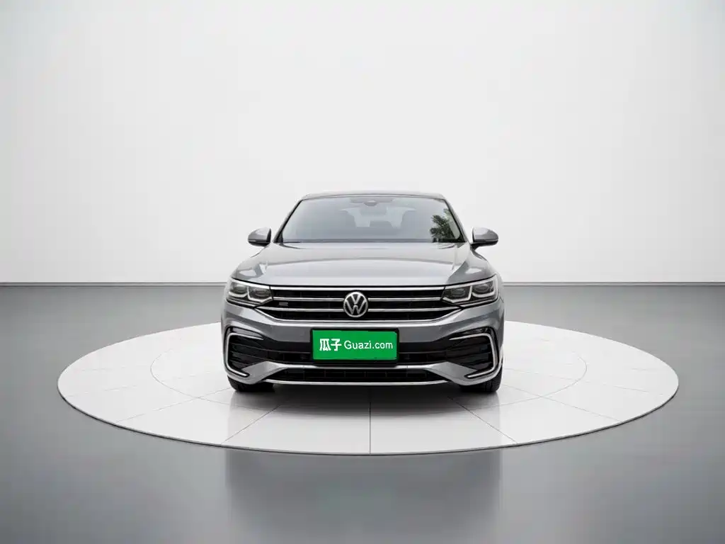 Volkswagen Tiguan L — фото 2