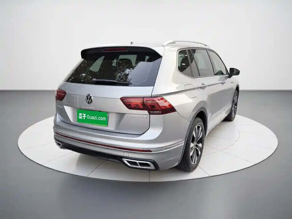 Volkswagen Tiguan L — фото 4