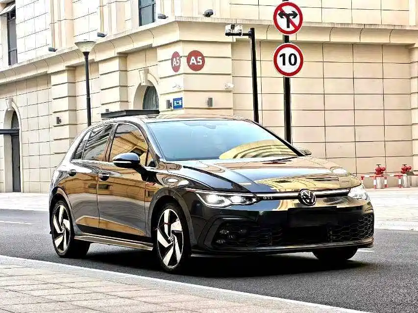 Volkswagen Golf GTI — фото 3