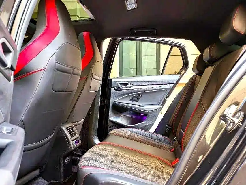 Volkswagen Golf GTI — фото 4