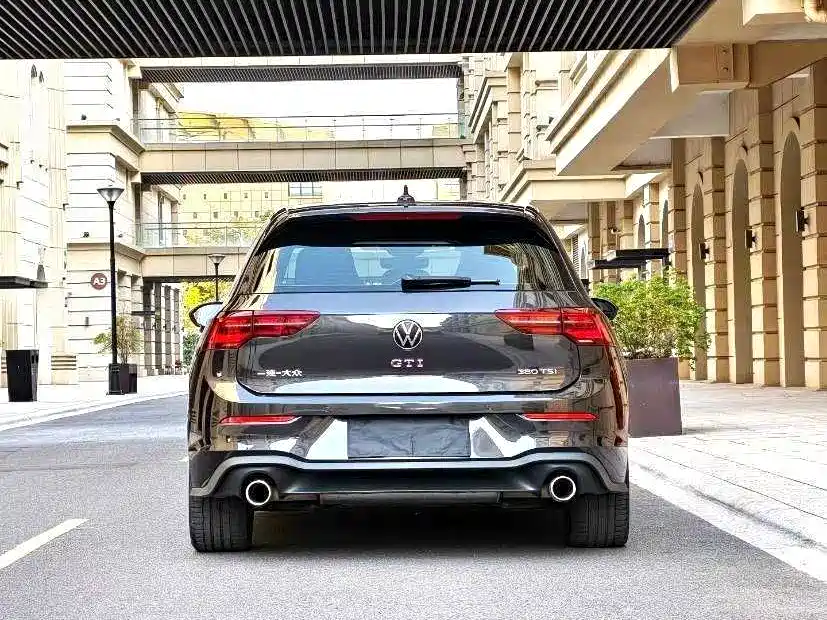 Volkswagen Golf GTI — фото 8
