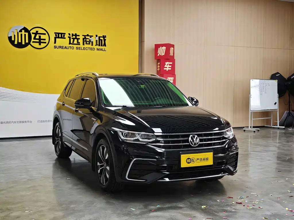 Volkswagen Tiguan L — фото 3