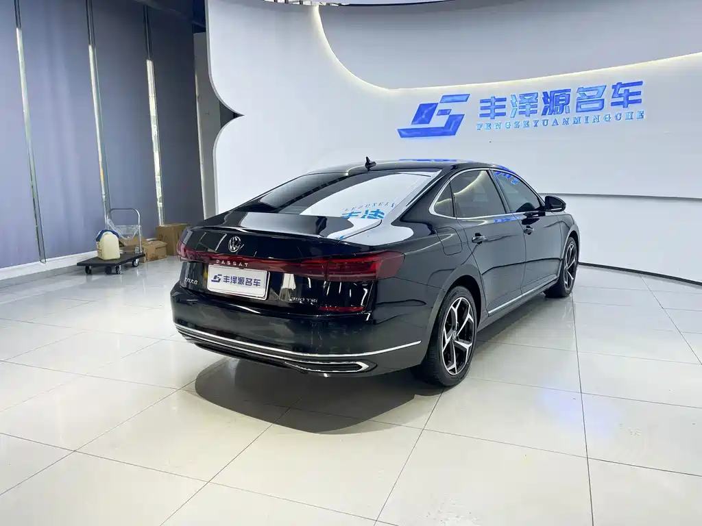 Volkswagen Passat — фото 4