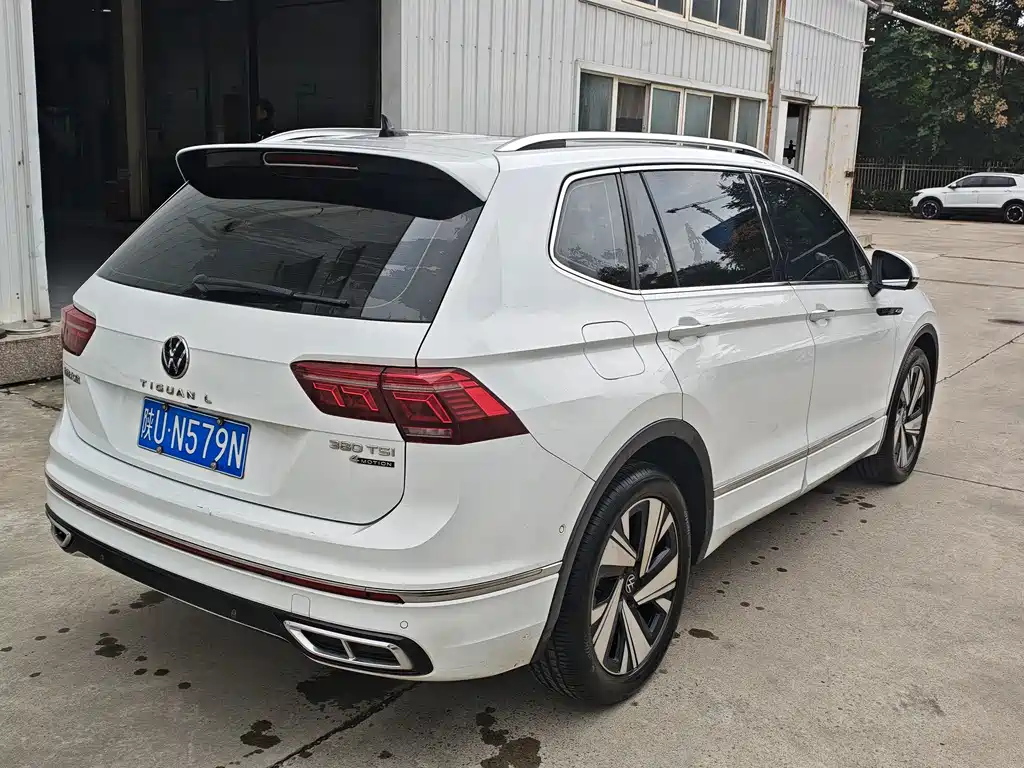 Volkswagen Tiguan L — фото 3