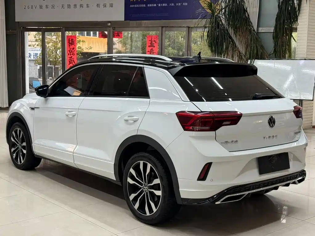 Volkswagen T-Roc — фото 6