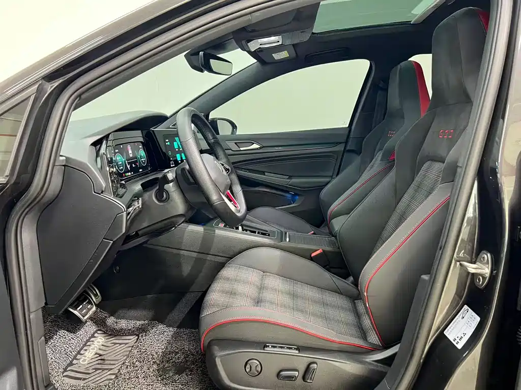 Volkswagen Golf GTI — фото 3