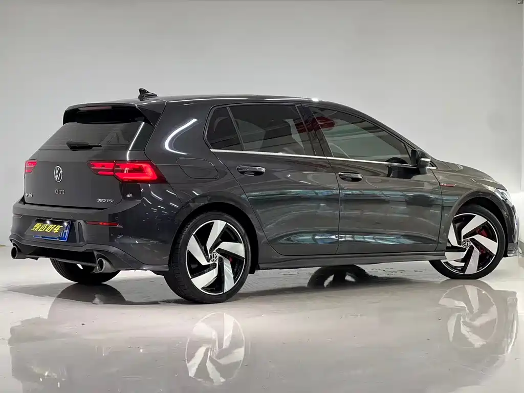 Volkswagen Golf GTI — фото 9