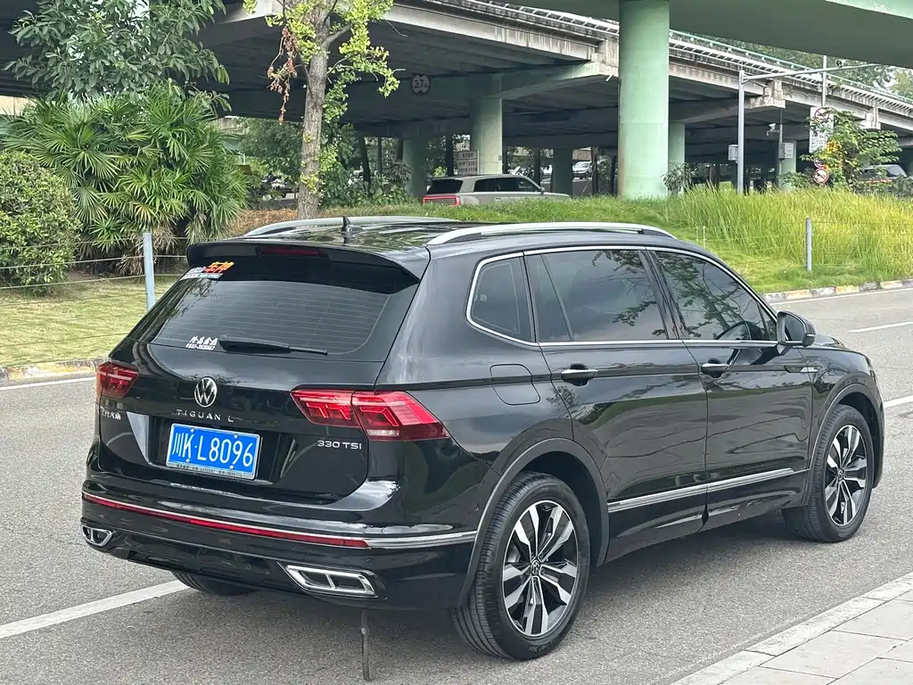 Volkswagen Tiguan L — фото 4