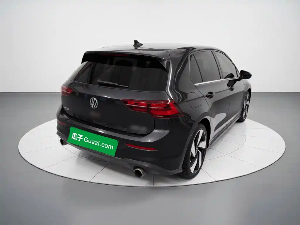 Volkswagen Golf GTI — фото 6