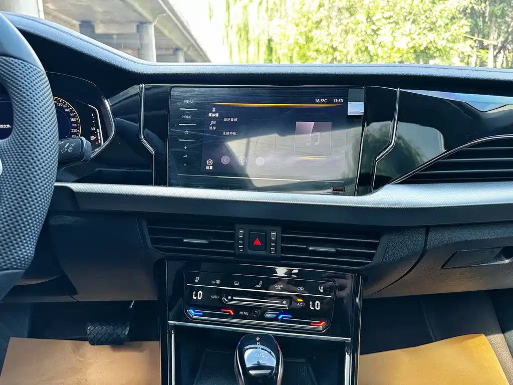 Volkswagen Passat — фото 15