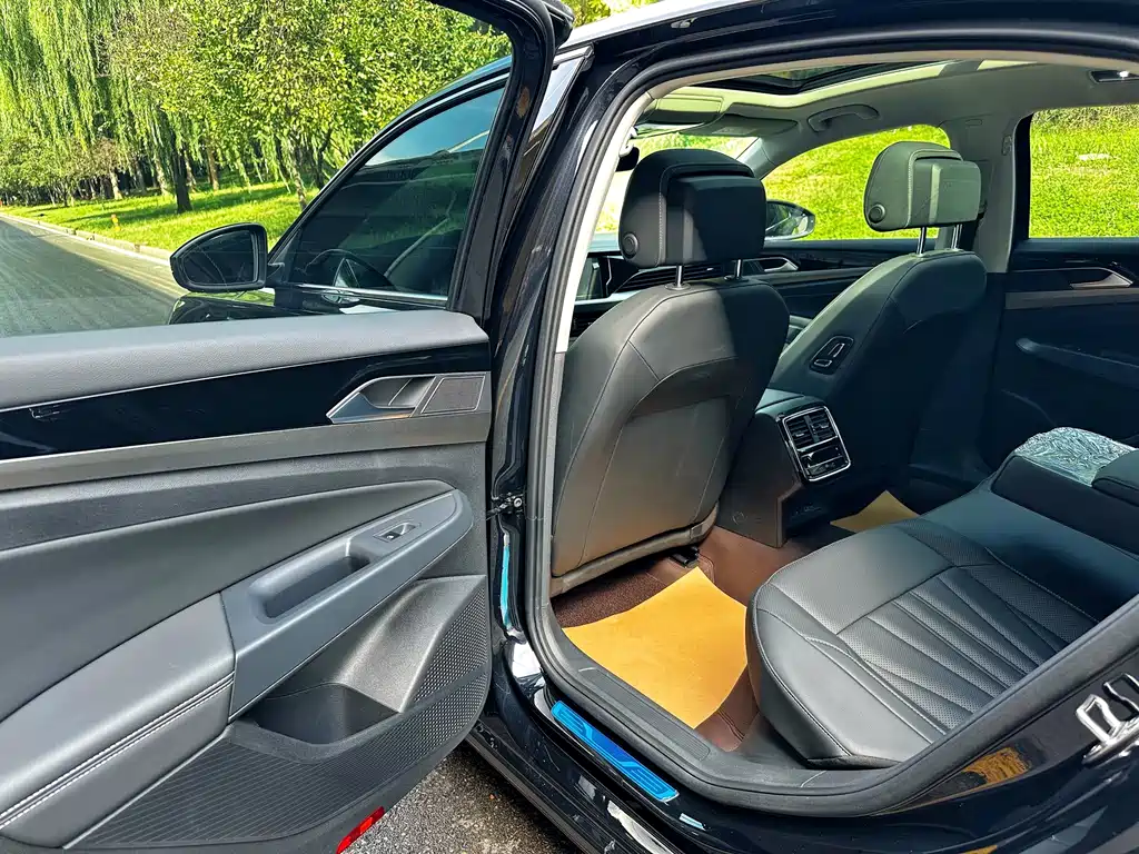 Volkswagen Passat — фото 8