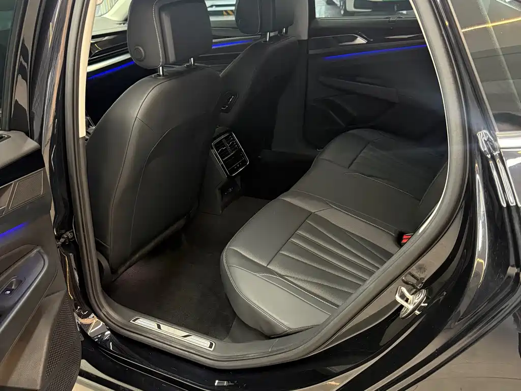 Volkswagen Passat — фото 7